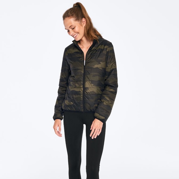 PINK Victoria’s Secret Packable Puffer Jacket NWT - Picture 2 of 8